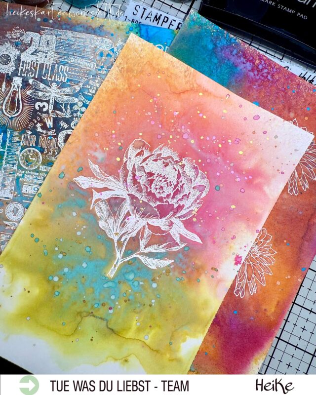 *Werbung*

Workshop Nachlese… aus dem @tuewasduliebst Scrapbooking Store in Gilching bei München. 

Ich liebe es einfach Workshops zu geben. Alle haben den Embossing Workshop mit dem WOW gebucht. Ich hatte Techniken rausgesucht, die über einen Grundkurs hinaus gehen und eben den WOW Effekt haben.

In der bei mir üblichen Vorstellungsrunde haben wir festgestellt, dass fast alle Schwierigkeiten mit den Grundlagen haben und mit ihren bisherigen Embossing-Ergebnissen nicht zufrieden sind. 

Also lag der Fokus kurzerhand auf den Grundlagen. Gut, dass ich eine Anleitung vorbereitet hatte. So kann jede Teilnehmerin Schritt für Schritt auch zuhause perfekte, heissembosste Motive gestalten.

Absolut happy bin ich immer, wenn die Teilnehmerinnen ihr liebes Feedback geben, völlig glücklich heimgehen und sich schon jetzt freuen, daheim weiterzuwerkeln und Gelerntes anzuwenden.

Oben findet ihr ein paar Einblicke und Projekte.

Was genau wir wie gemacht haben, erkläre ich gerne im nächsten Embossing-Workshop. 

Herzliche Grüße  und bis bald in einem meiner Workshops im @tuewasduliebst Laden oder online. 

Eure Heike

#heikeskartenwerkstatt #tuewasduliebst #embossing #embossingpowder #wowembossingpowder #workshop
